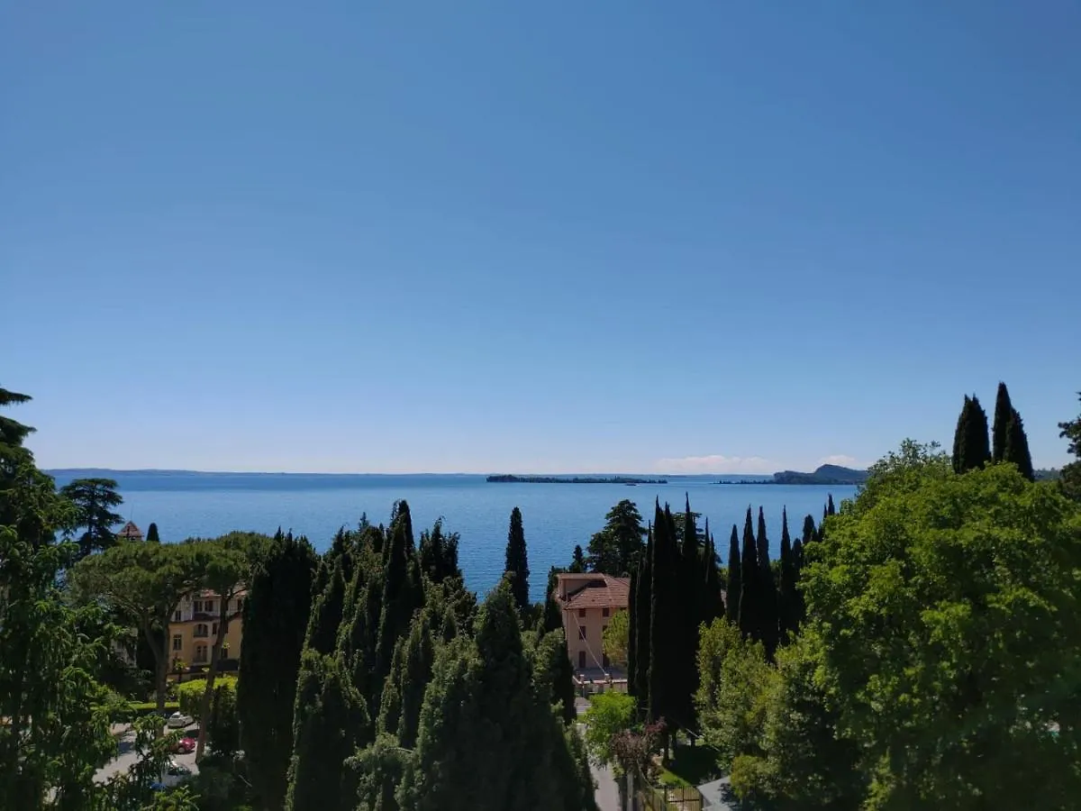 House Of Music Apartment Gardone Riviera Italy